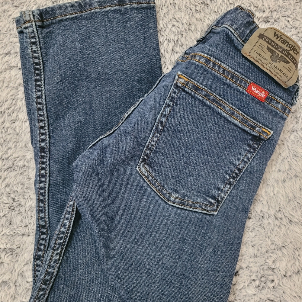 Wrangler Classic Blue Jeans with Red Tag